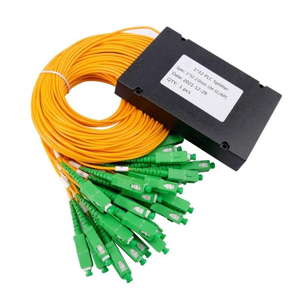 What devices are included in a passive optical network 