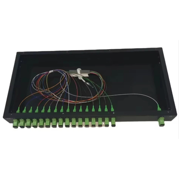 Direct connection between switch optical uplink port