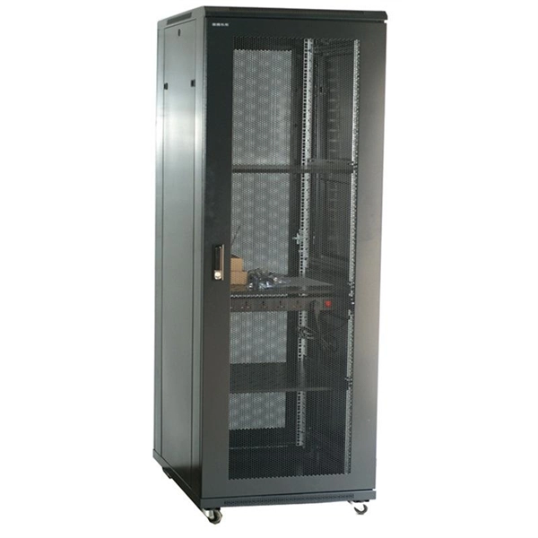 Grounding of the incoming power distribution box