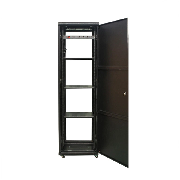 Distribution box and bus tie cabinet