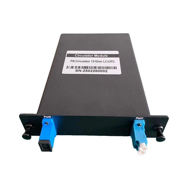 Pole-mounted wall-mounted fiber distribution box